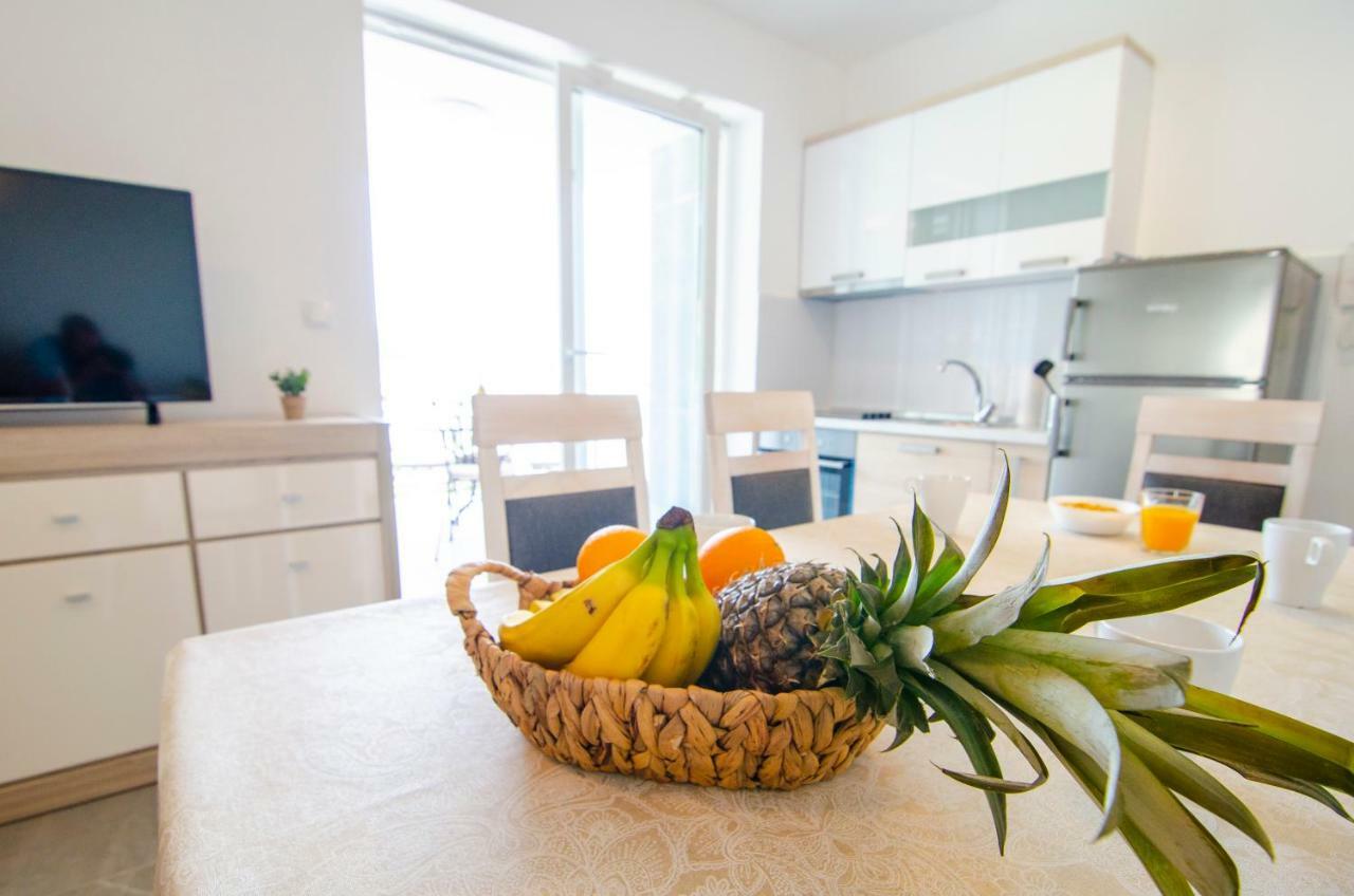 Apartments Sara 3 Μπολ Εξωτερικό φωτογραφία
