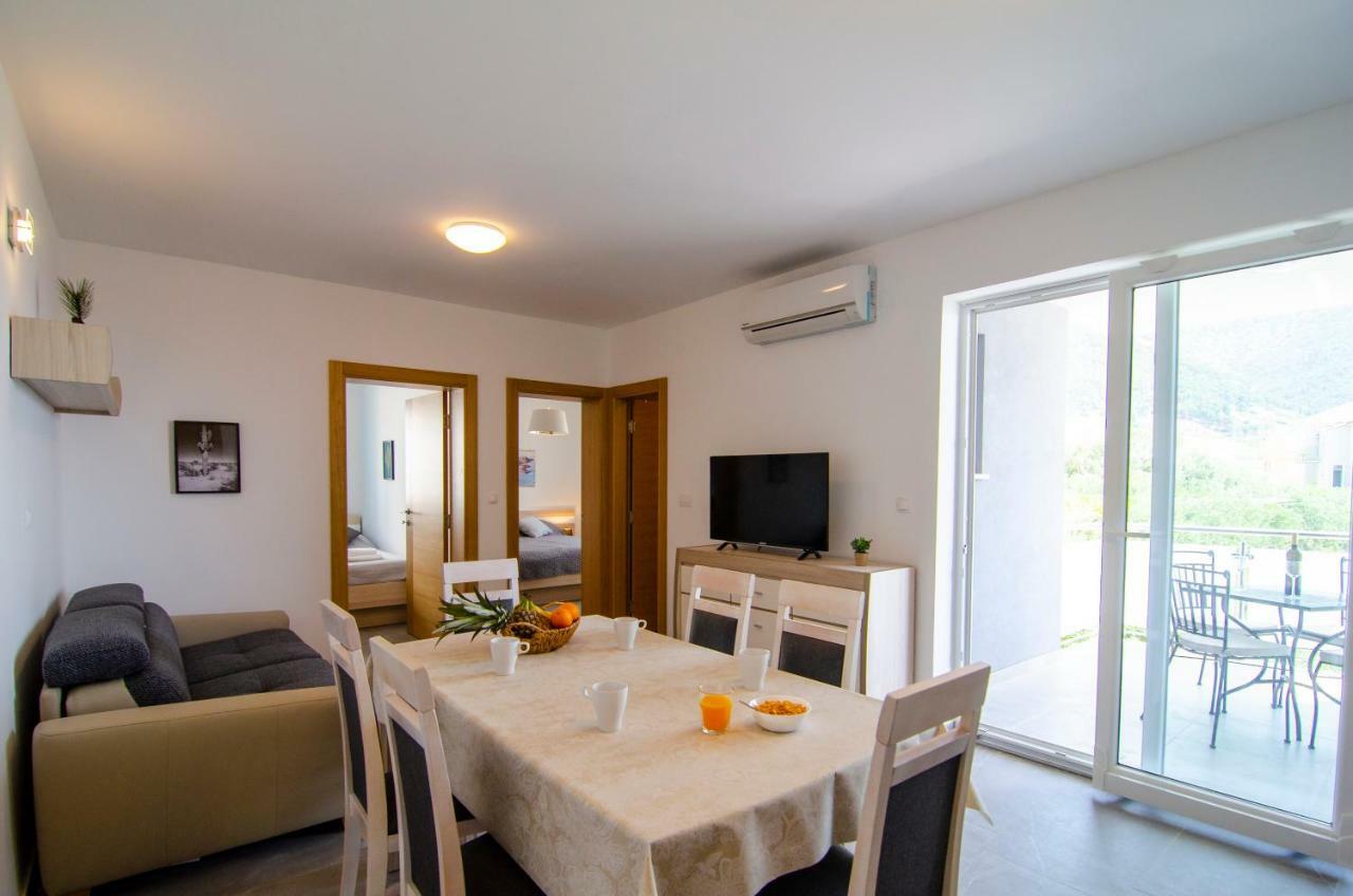 Apartments Sara 3 Μπολ Εξωτερικό φωτογραφία