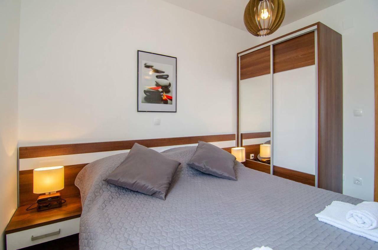 Apartments Sara 3 Μπολ Εξωτερικό φωτογραφία