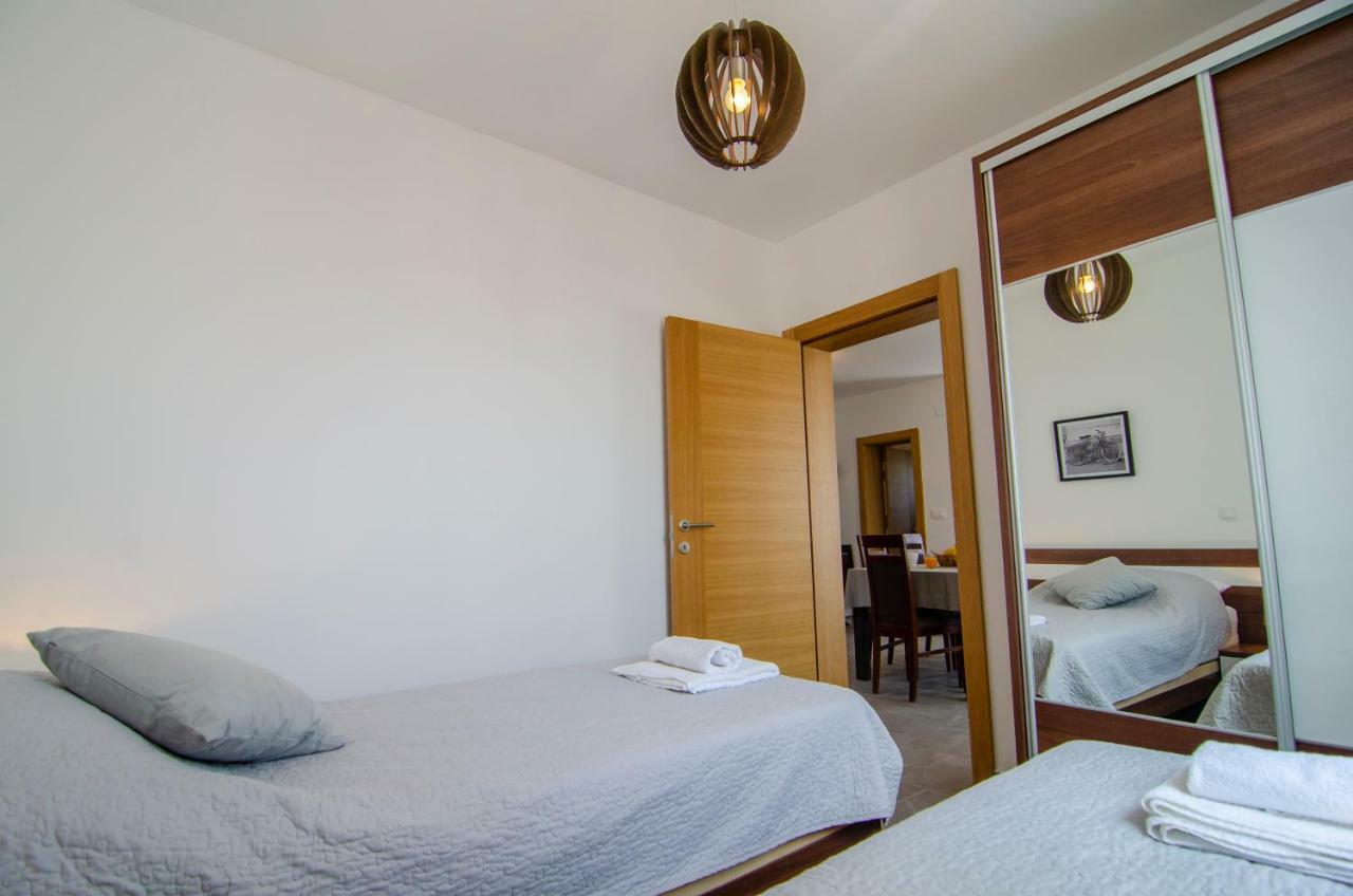 Apartments Sara 3 Μπολ Εξωτερικό φωτογραφία