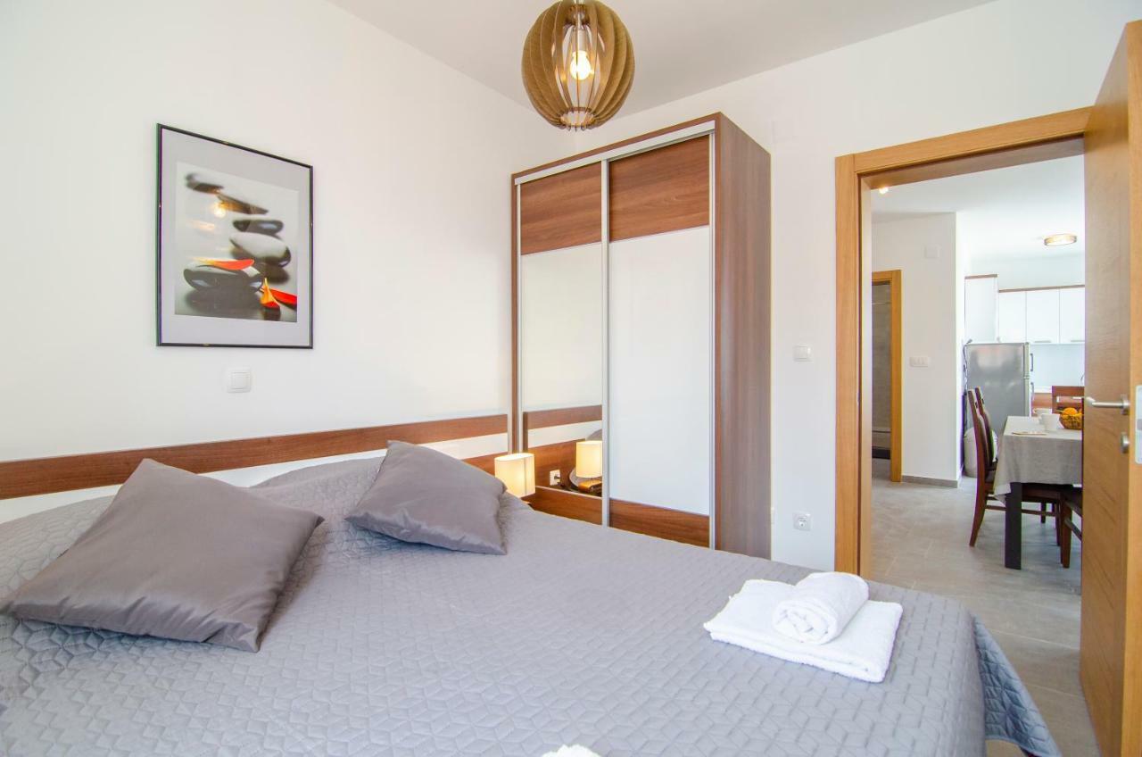 Apartments Sara 3 Μπολ Εξωτερικό φωτογραφία