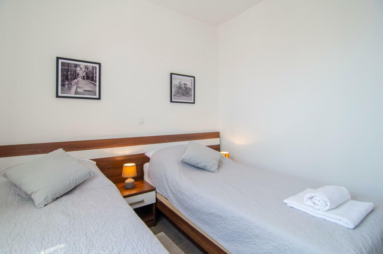 Apartments Sara 3 Μπολ Εξωτερικό φωτογραφία