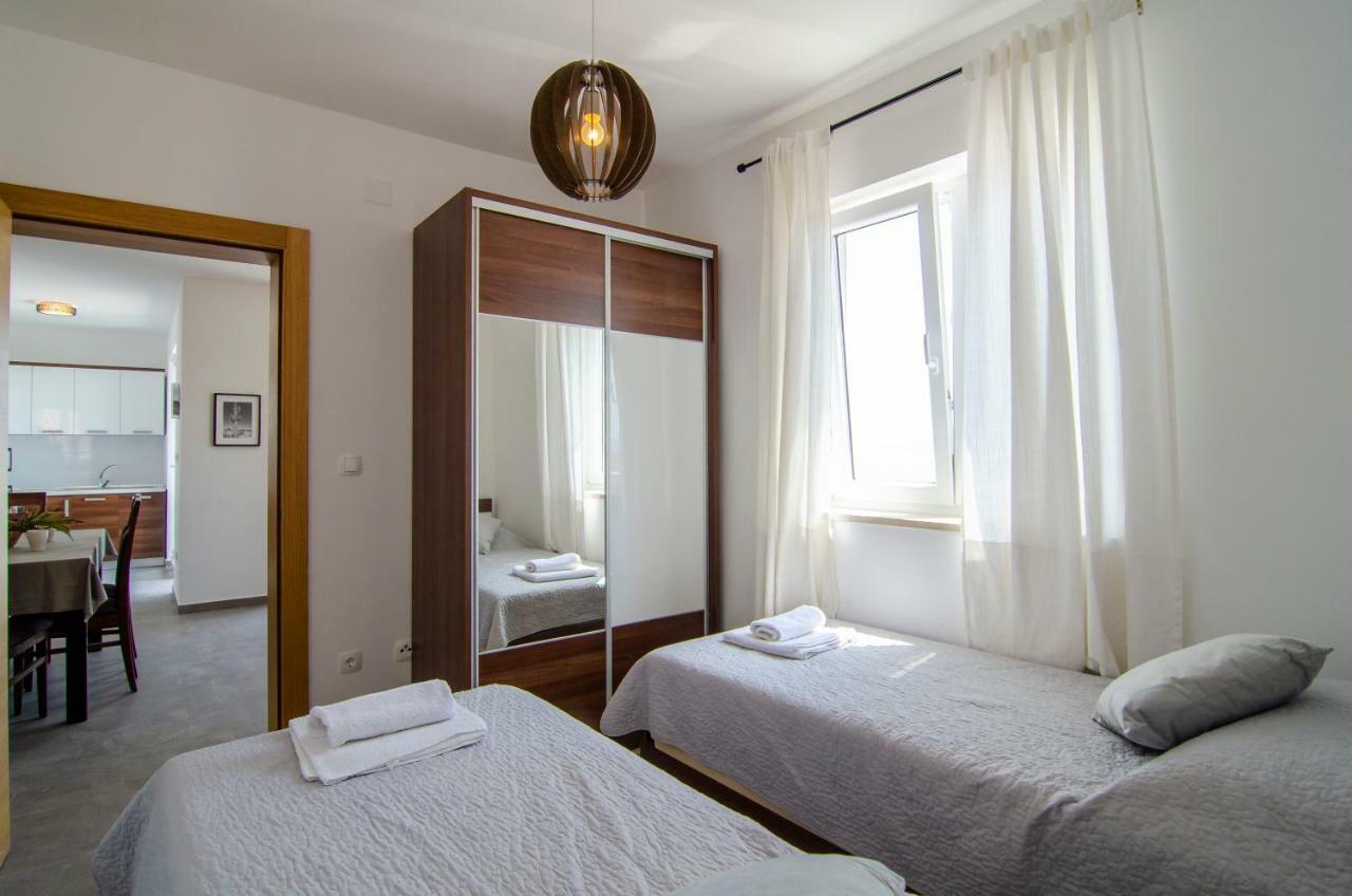 Apartments Sara 3 Μπολ Εξωτερικό φωτογραφία