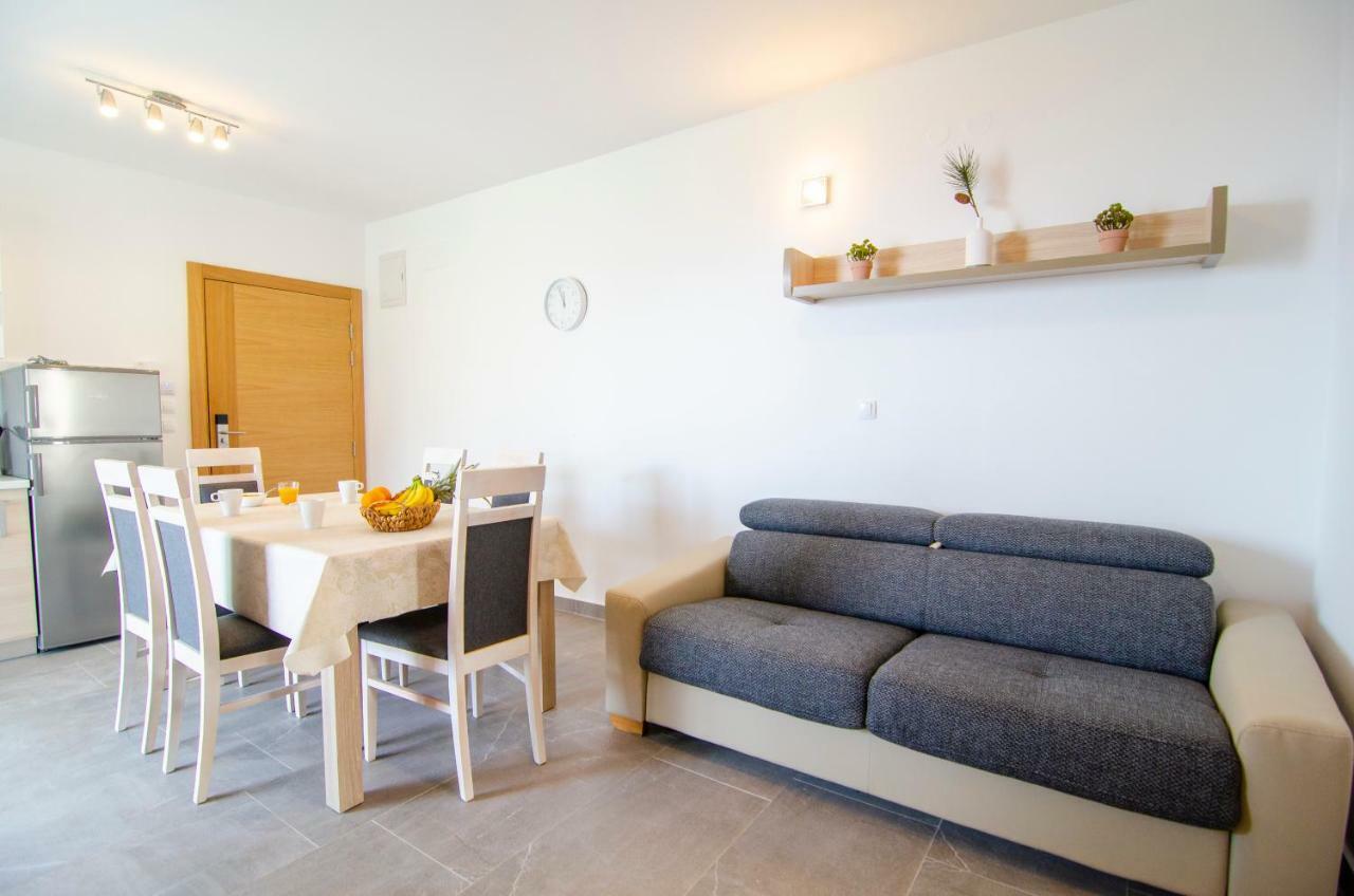 Apartments Sara 3 Μπολ Εξωτερικό φωτογραφία