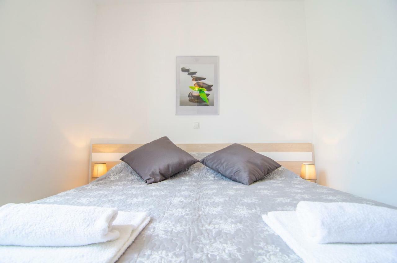Apartments Sara 3 Μπολ Εξωτερικό φωτογραφία