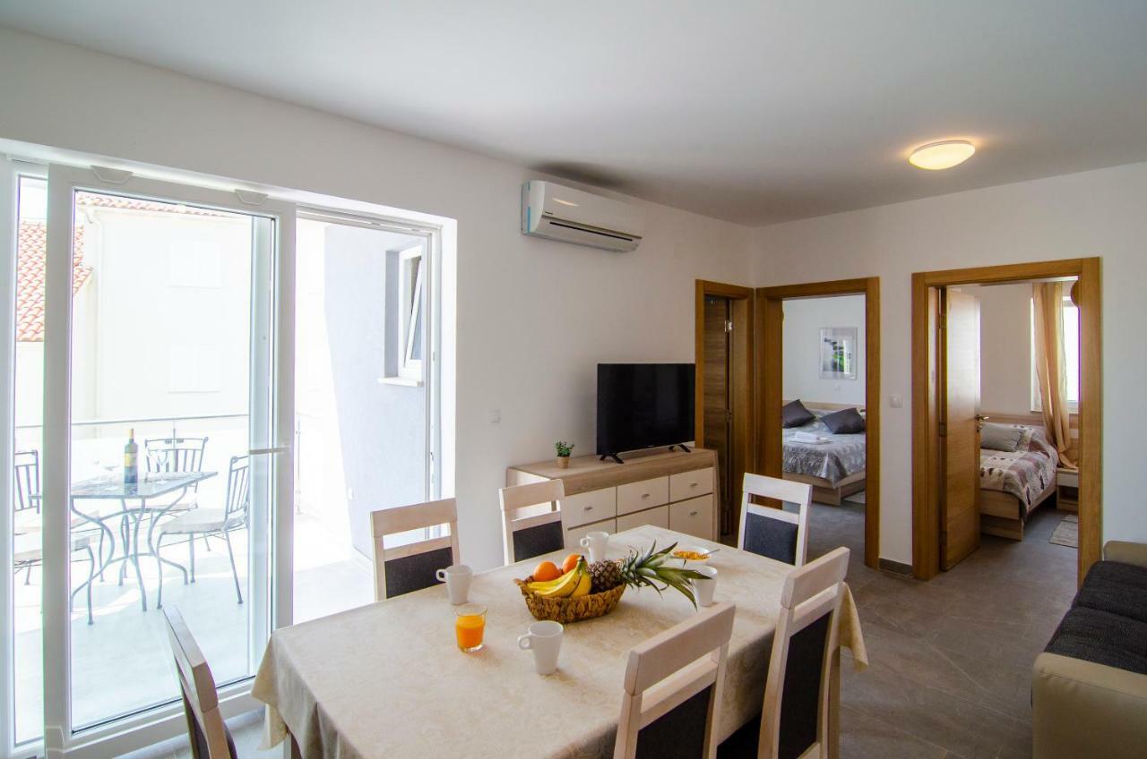 Apartments Sara 3 Μπολ Εξωτερικό φωτογραφία