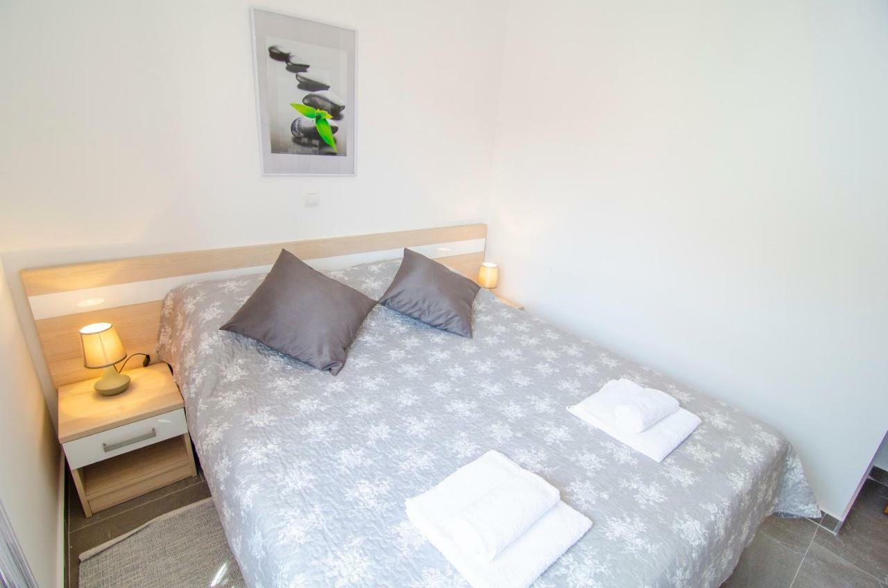 Apartments Sara 3 Μπολ Εξωτερικό φωτογραφία