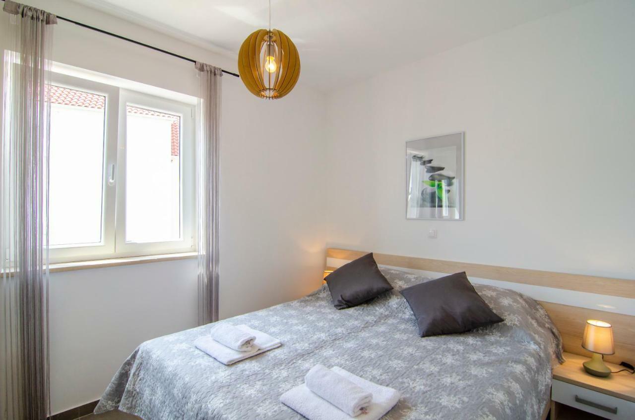 Apartments Sara 3 Μπολ Εξωτερικό φωτογραφία