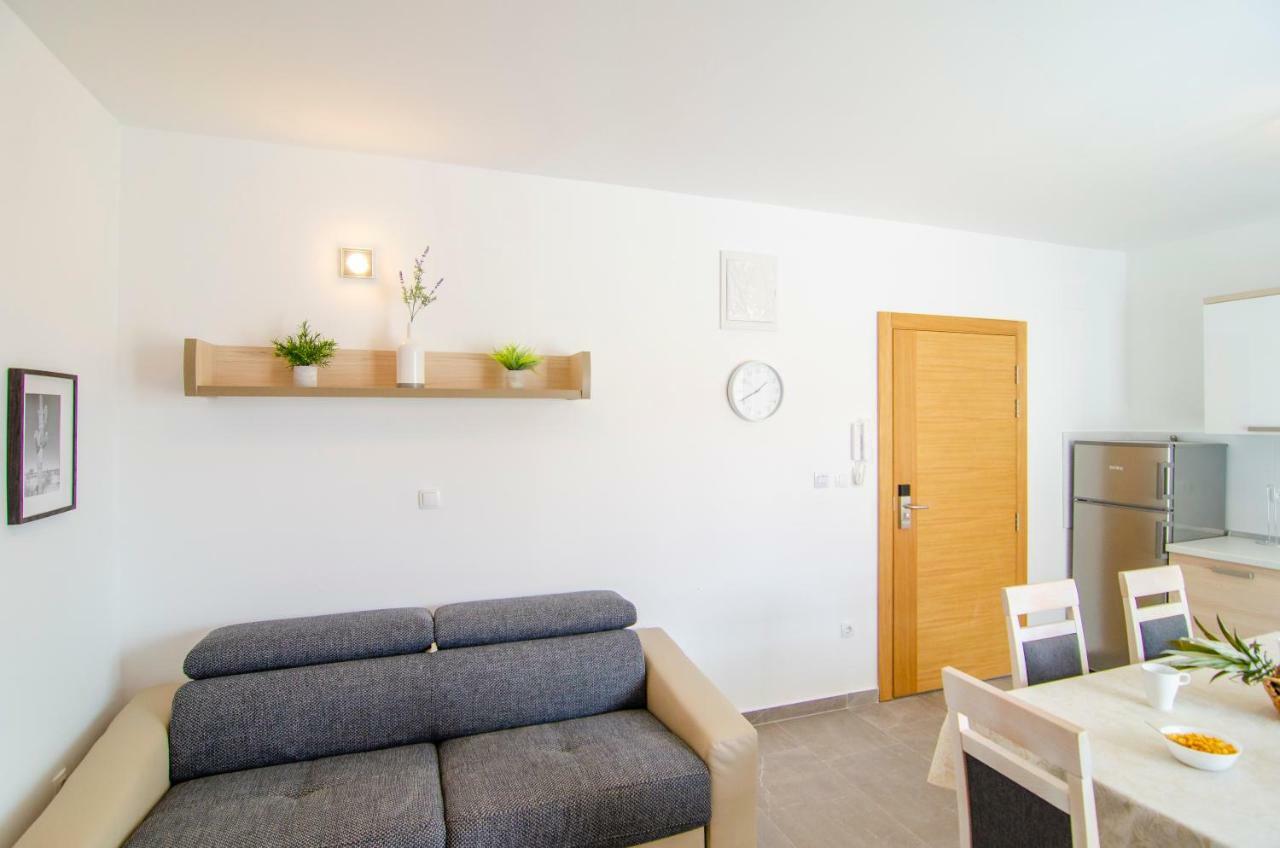 Apartments Sara 3 Μπολ Εξωτερικό φωτογραφία